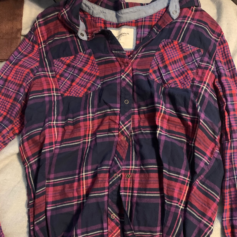 Women’s Arizona Jean Co. button up. Large